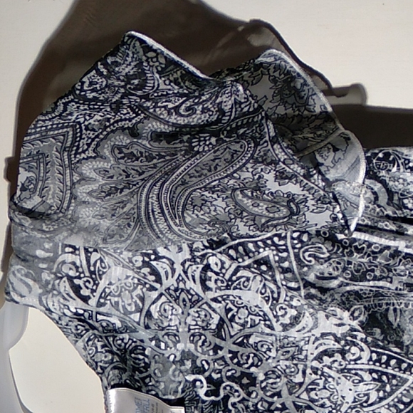 Women's small top - Picture 4 of 7